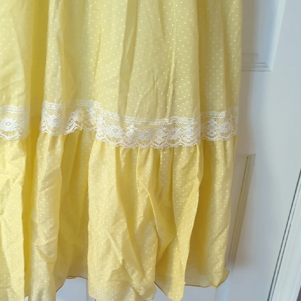 Vintage Helen Tanoro Elegant Yellow Lace Dress - Picture 3 of 6
